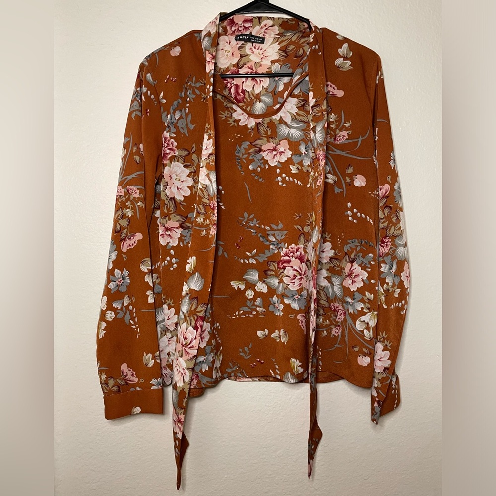 SHEIN floral blouse - Picture 2 of 6